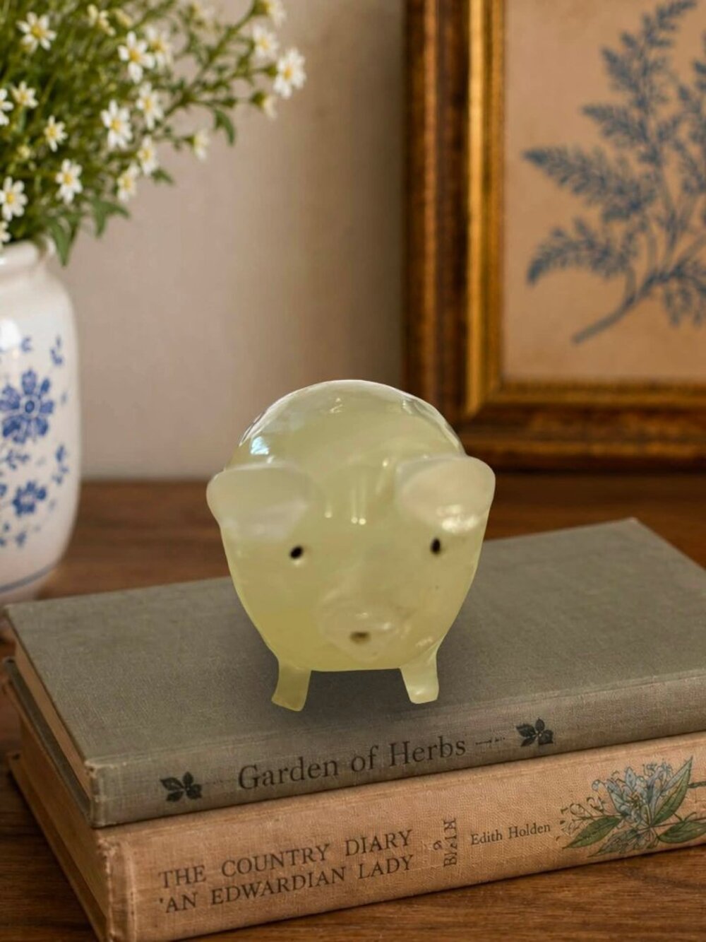Vintage Carved Onyx Pig Figurine | Translucent Stone Animal Sculpture - Picture 5 of 7
